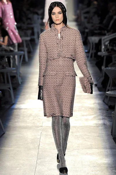 Look 13